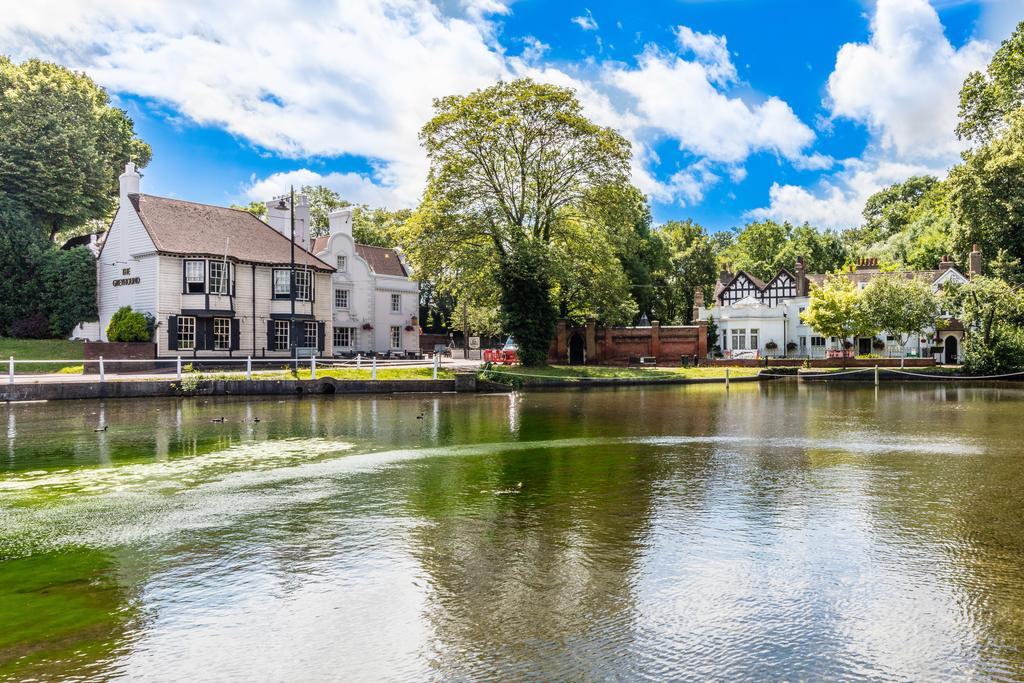 Greyhound Hotel Carshalton Luaran gambar